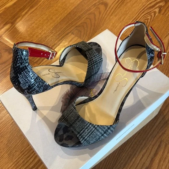 Jessica Simpson Sandals - Picture 4 of 12